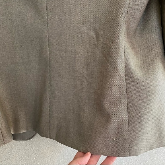 MaxMara beige Virgin Wool 2 button blazer - Picture 9 of 15